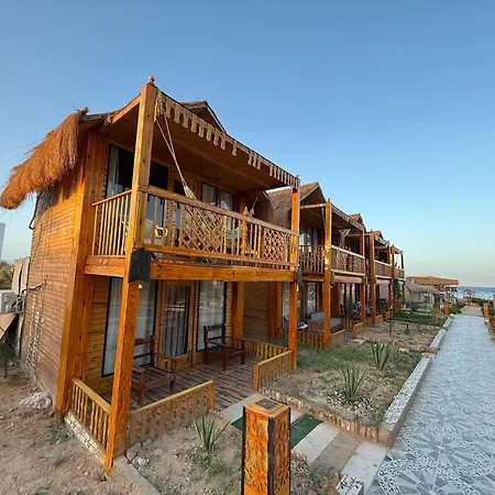 Green Beach Camp & Hotel