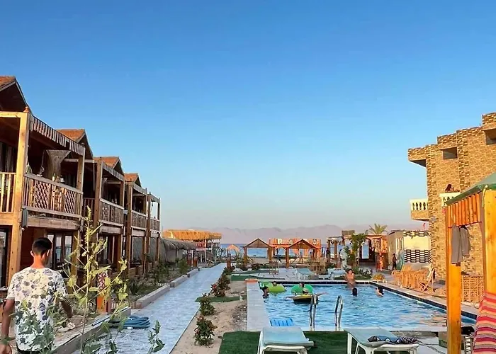 Szálloda Camp & 3*