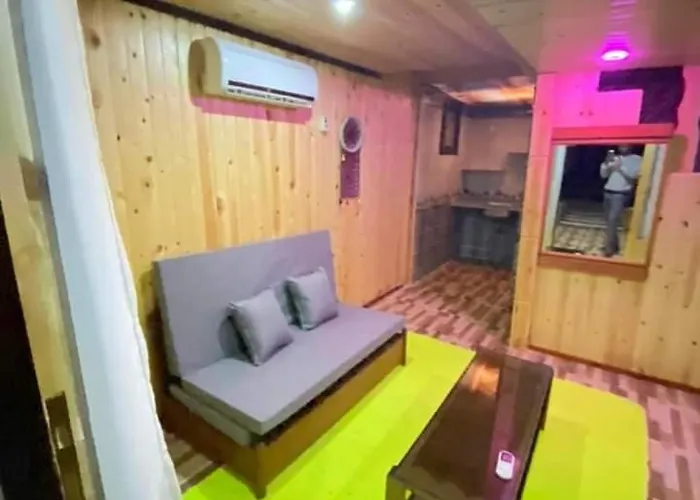 Szálloda Camp &