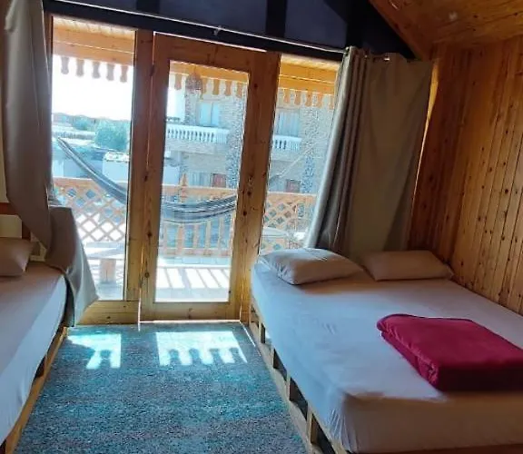 Camp & Szálloda