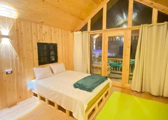 Szálloda Camp &